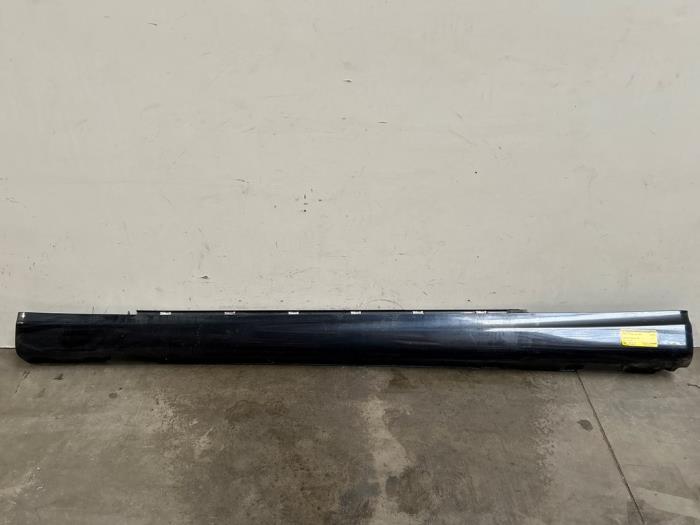 Używane Próg lewy Mercedes C Sportcoupé (C203) 2.3 C-230K 16V Cena € 72,60 Z VAT oferowane przez Autoparts Van De Velde