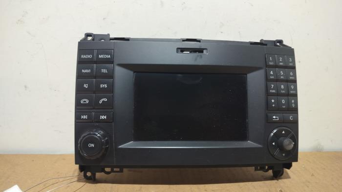 Używane Radio Mercedes Sprinter 3,5t (906.63) 313 CDI 16V Cena € 181,50 Z VAT oferowane przez Autoparts Van De Velde