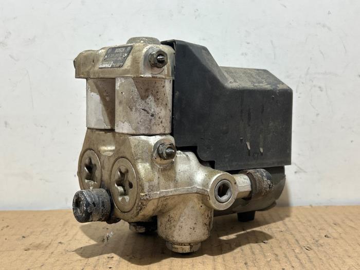 Usagé Bloc ABS Mercedes E (W124) 2.5 250 D Prix € 181,50 Prix TTC proposé par Autoparts Van De Velde