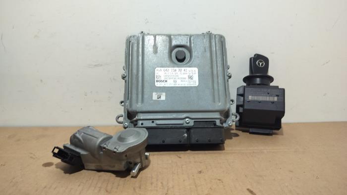 Used Ignition lock + computer Mercedes CLK (R209) 3.2 320 CDI Price € 181,50 Inclusive VAT offered by Autoparts Van De Velde