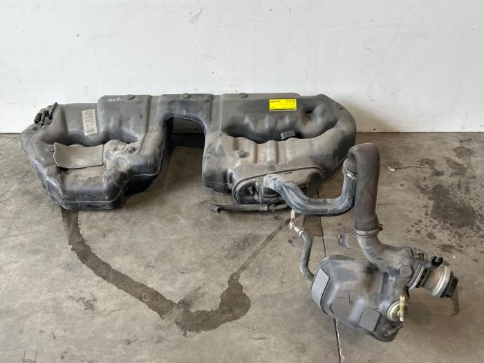 Używane Zbiornik Mercedes CLK (C208) 2.0 200 16V Cena € 272,25 Z VAT oferowane przez Autoparts Van De Velde