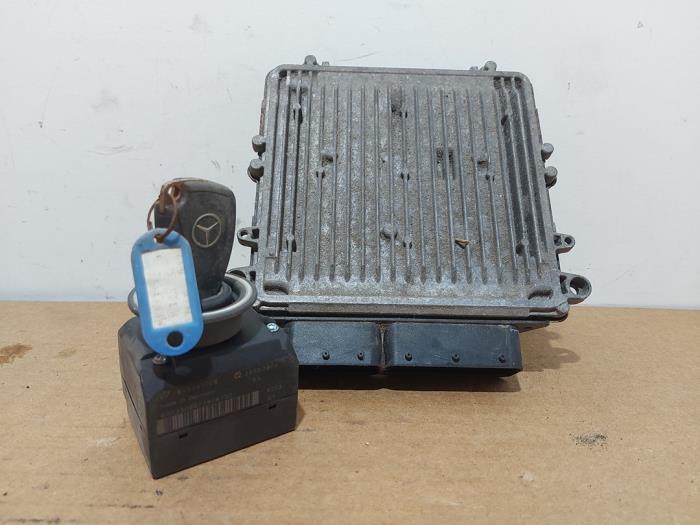 Used Ignition lock + computer Mercedes R (W251) 3.0 320 CDI 24V 4-Matic Price € 181,50 Inclusive VAT offered by Autoparts Van De Velde