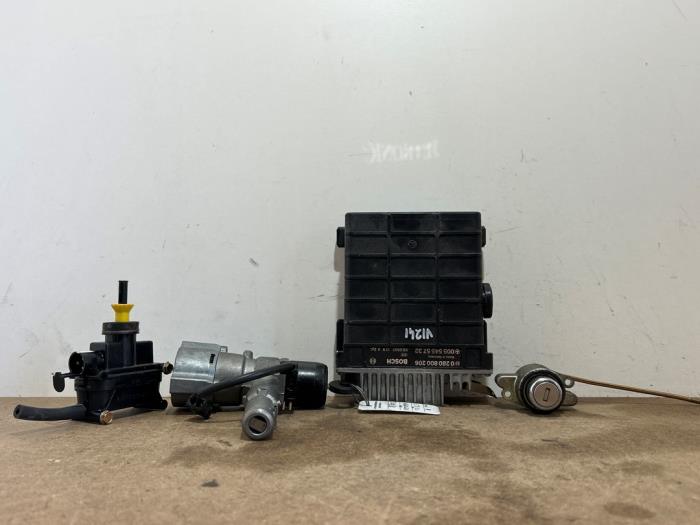 Used Ignition lock + computer Mercedes S (W126) 300 SE,SEL Price € 272,25 Inclusive VAT offered by Autoparts Van De Velde