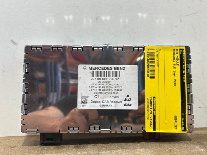 Używane Modul DAB Mercedes SLK (R172) 2.1 250 d 16V Cena € 60,50 Z VAT oferowane przez Autoparts Van De Velde