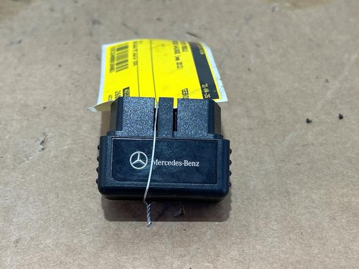Używane Modul Bluetooth Mercedes B (W246/W242) 1.8 B-180 CDI BlueEFFICIENCY 16V Cena € 24,20 Z VAT oferowane przez Autoparts Van De Velde