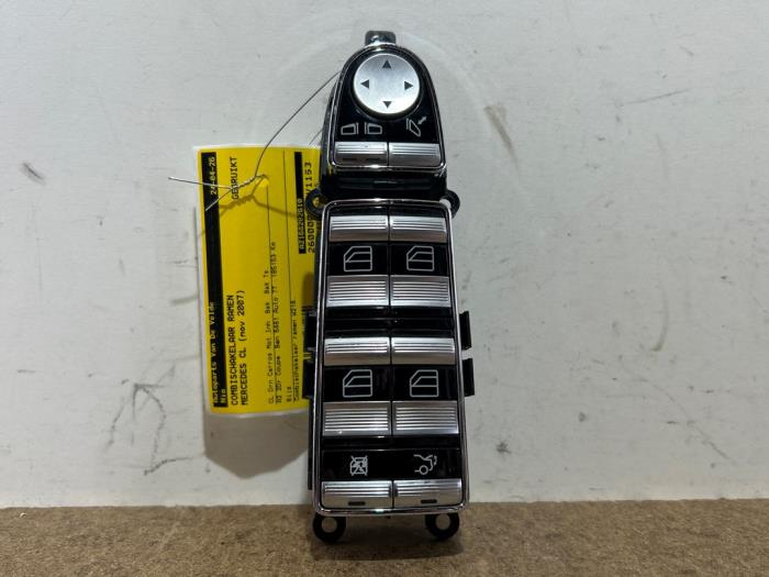 Usados Interruptor combinado de ventanillas Mercedes CL (216) 5.5 CL-550 V8 32V Precio € 102,85 IVA incluido ofrecido por Autoparts Van De Velde