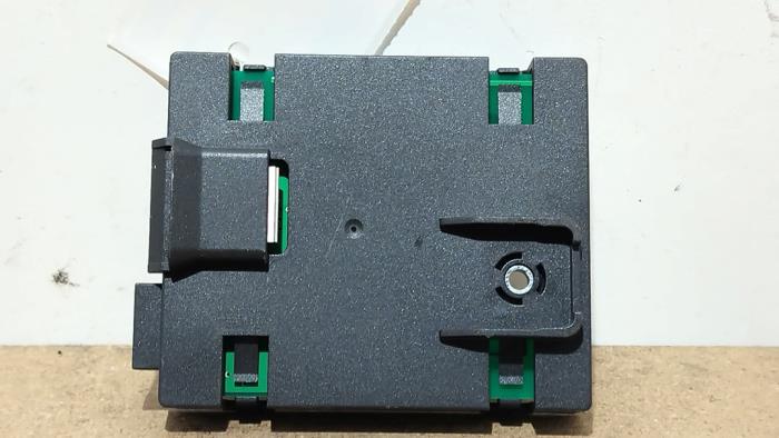 Begagnade Bluetooth-modul Mercedes A (W169) 2.0 A-160 CDI 16V 3-Drs. Pris € 12,10 Inklusive moms erbjuds av Autoparts Van De Velde