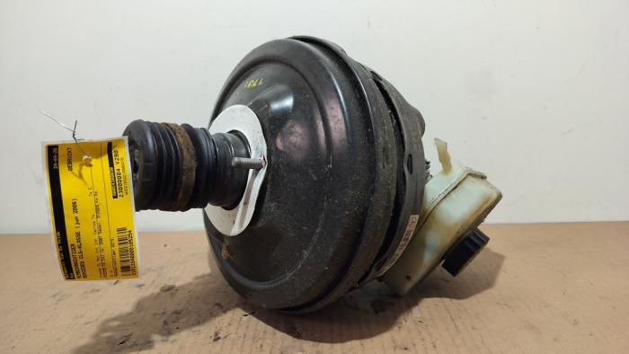 Usagé Servo frein Mercedes CLS (C219) 320 CDI 24V Prix € 272,25 Prix TTC proposé par Autoparts Van De Velde