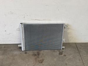 Klima Kondensor van een Mercedes-Benz A Limousine (177.1) 1.3 A-250 e Turbo 16V 2023