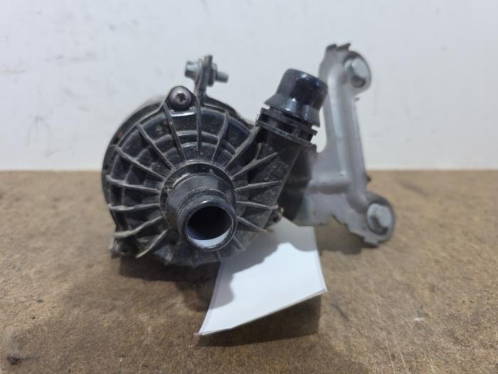 Begagnade Vattenpump Mercedes Vito (447.6) 1.7 110 CDI 16V Pris € 60,50 Inklusive moms erbjuds av Autoparts Van De Velde