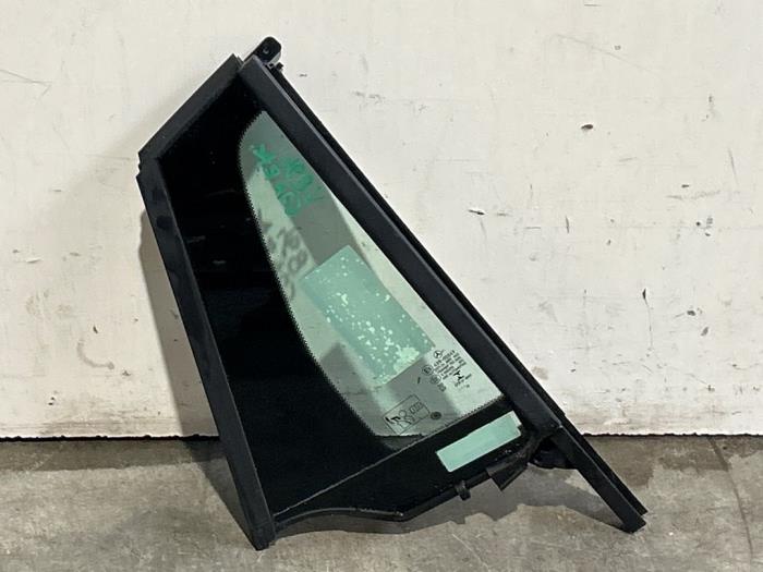 Usados Ventanilla triangular derecha detrás Mercedes EQA (N243) 250 67 kWh Precio € 48,40 IVA incluido ofrecido por Autoparts Van De Velde
