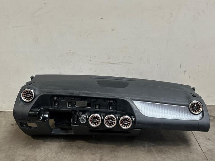 Używane Panel Mercedes EQA (N243) 250 67 kWh Cena € 756,25 Z VAT oferowane przez Autoparts Van De Velde