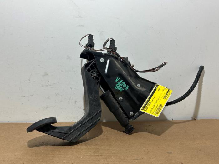 Używane Pedal sprzegla Mercedes Sprinter 5t (906.15/906.25) 513 CDI 16V Cena € 36,30 Z VAT oferowane przez Autoparts Van De Velde