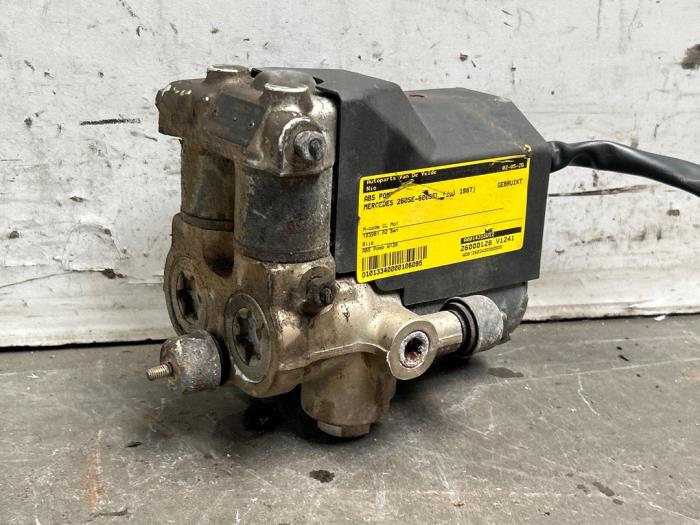 Begagnade ABS-pump Mercedes S (W126) 300 SE,SEL Pris € 181,50 Inklusive moms erbjuds av Autoparts Van De Velde