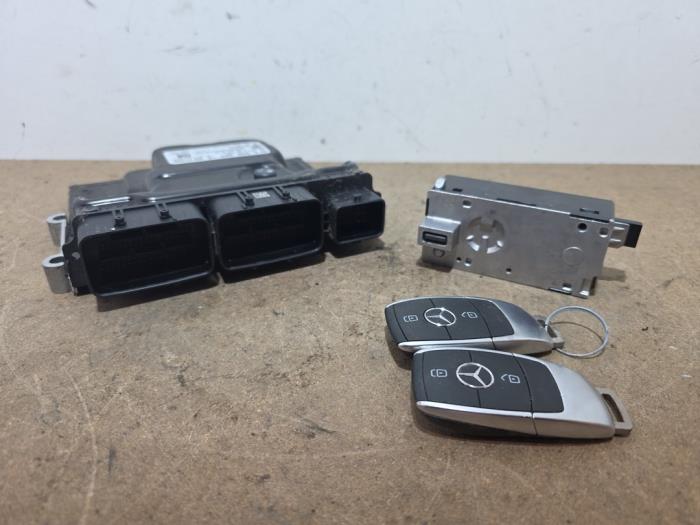 Used Ignition lock + computer Mercedes A (177.0) 2.0 A-180d Price € 151,25 Inclusive VAT offered by Autoparts Van De Velde