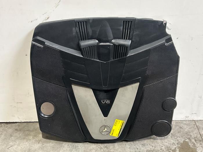 Gebrauchte Abdeckblech Motor Mercedes R (W251) 3.0 320 CDI 24V 4-Matic Preis € 60,50 Mit Mehrwertsteuer angeboten von Autoparts Van De Velde