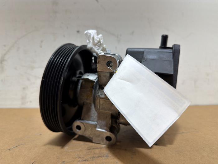 Usagé Pompe direction assistée Mercedes E (W211) 2.2 E-220 CDI 16V Prix € 72,60 Prix TTC proposé par Autoparts Van De Velde