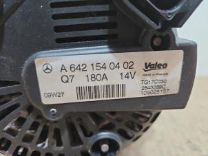 Dynamo van een Mercedes-Benz GLK (204.7/9) 3.0 320 CDI 24V 4-Matic 2009