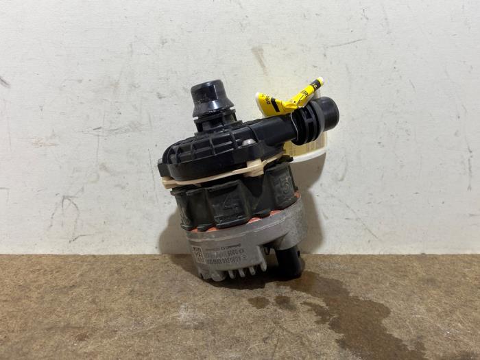 Begagnade Vattenpump Mercedes EQA (N243) 250 67 kWh Pris € 60,50 Inklusive moms erbjuds av Autoparts Van De Velde