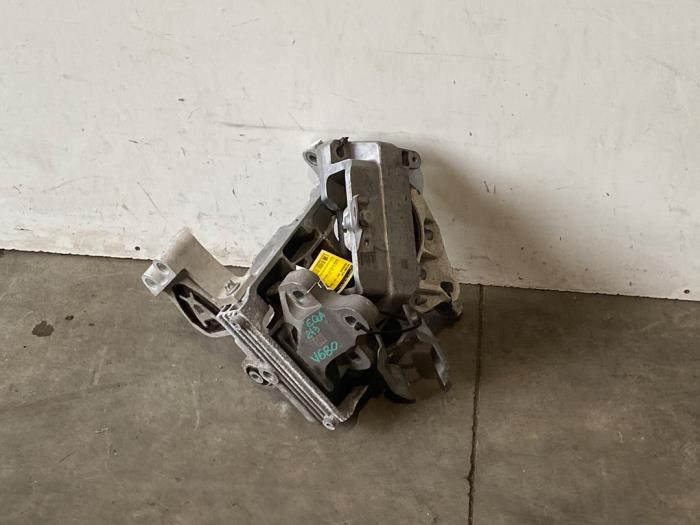 Used Engine mount Mercedes EQA (N243) 250 67 kWh Price € 151,25 Inclusive VAT offered by Autoparts Van De Velde