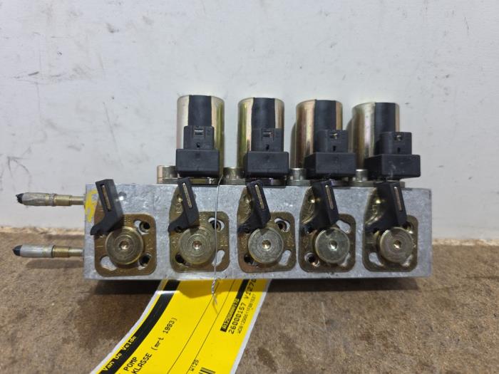 Begagnade Hydraulpump Mercedes SL (R129) 3.0 300 SL 24V Pris € 151,25 Inklusive moms erbjuds av Autoparts Van De Velde