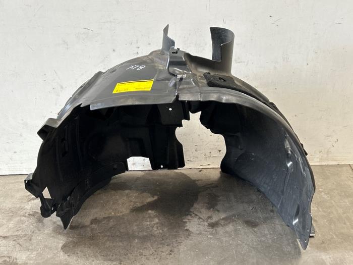 Używane Nadkole Mercedes EQB (X243) 250+ 71 kWh Cena € 72,60 Z VAT oferowane przez Autoparts Van De Velde