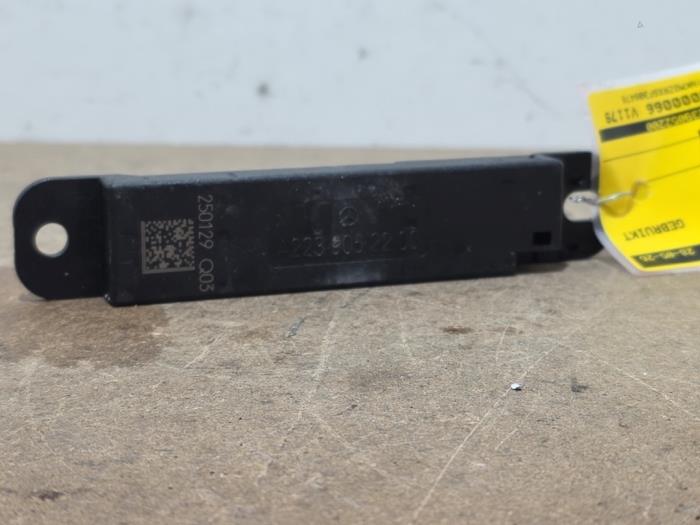 Używane Keyless Entry-Antena Mercedes GLC (X254) 2.0 300de 16V 4-Matic Cena € 24,20 Z VAT oferowane przez Autoparts Van De Velde