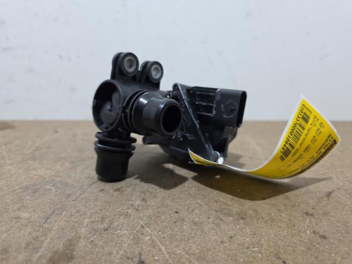Begagnade Extra vattenpump Mercedes GLC (X254) 2.0 300de 16V 4-Matic Pris € 60,50 Inklusive moms erbjuds av Autoparts Van De Velde