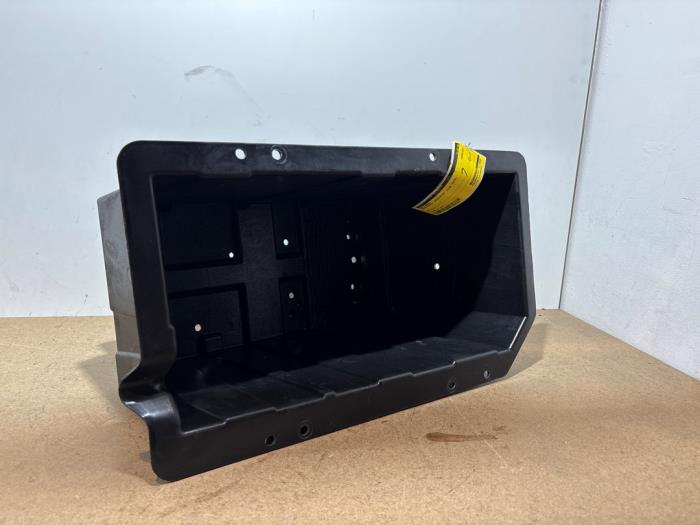 Begagnade Batterilåda Mercedes Sprinter 3,5t (910.0/910.1/907.1/907.2) 315 CDI 2.0 D RWD Pris € 48,40 Inklusive moms erbjuds av Autoparts Van De Velde