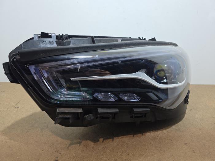 Używane Reflektor lewy Mercedes CLA (118.3) Cena € 998,25 Z VAT oferowane przez Autoparts Van De Velde