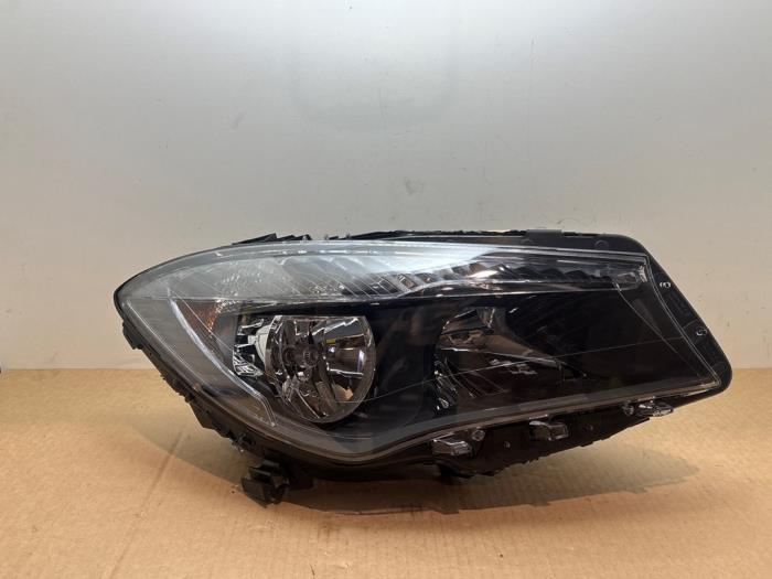 Nowe Reflektor prawy Mercedes CLA (117.3) 1.8 CLA-200 CDI 16V Cena € 278,30 Z VAT oferowane przez Autoparts Van De Velde