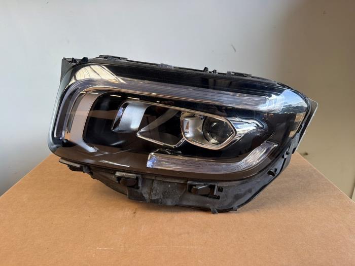 Używane Reflektor lewy Mercedes GLB (247.6) Cena € 949,85 Z VAT oferowane przez Autoparts Van De Velde