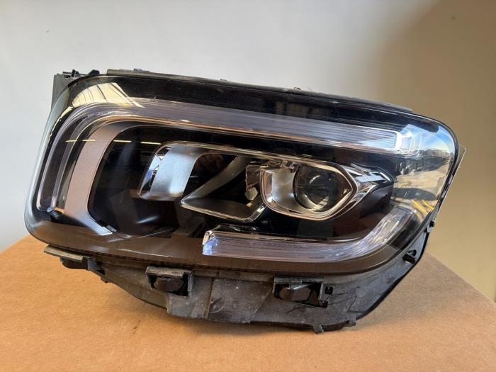 Używane Reflektor lewy Mercedes GLB (247.6) Cena € 949,85 Z VAT oferowane przez Autoparts Van De Velde