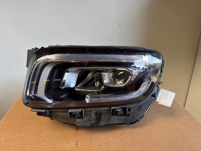 Używane Reflektor lewy Mercedes GLB (247.6) Cena € 949,85 Z VAT oferowane przez Autoparts Van De Velde