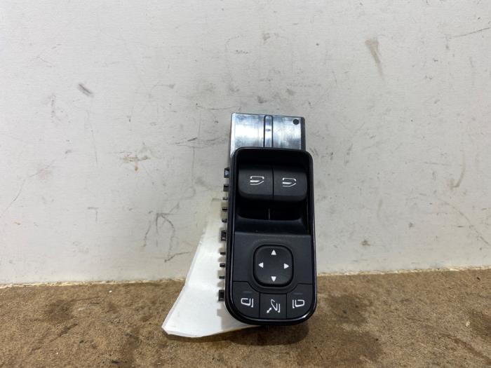 Używane Przelacznik combi okienny Mercedes Sprinter 3,5t (907.6/910.6) 315 CDI 2.0 D RWD Cena € 60,50 Z VAT oferowane przez Autoparts Van De Velde