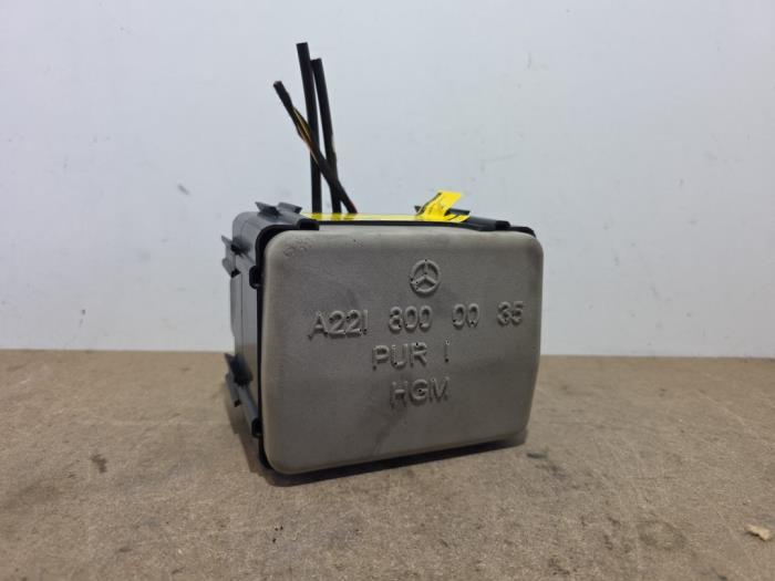 Central locking vacuum pump