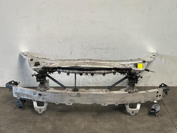 Begagnade Front Mercedes C (W205) C-300de 2.0 Turbo 16V Pris € 907,50 Inklusive moms erbjuds av Autoparts Van De Velde