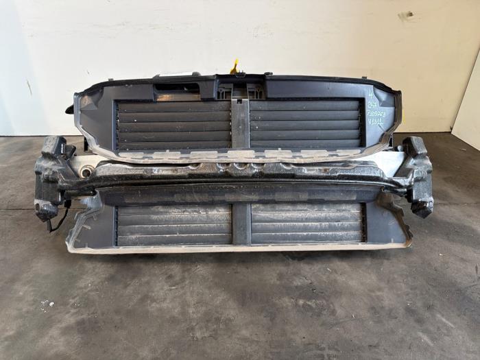 Używane Panel przedni Mercedes GLB (247.6) Cena € 853,05 Z VAT oferowane przez Autoparts Van De Velde