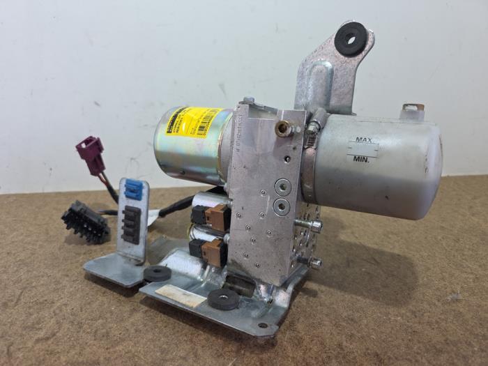 Begagnade Hydraulpump Mercedes E (R207) E-220 CDI 16V BlueEfficiency Pris på förfrågan erbjuds av Autoparts Van De Velde