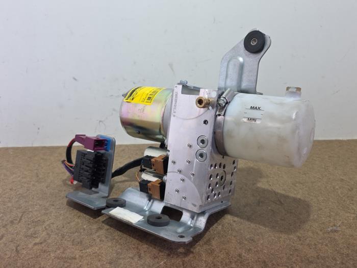 Begagnade Hydraulpump Mercedes E (R207) E-220 CDI 16V BlueEfficiency Pris på förfrågan erbjuds av Autoparts Van De Velde