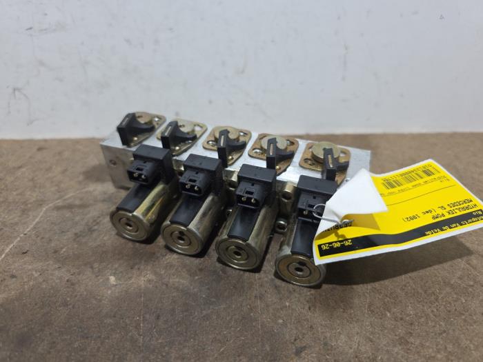 Begagnade Hydraulpump Mercedes SL (R129) 3.0 300 SL Pris € 175,45 Inklusive moms erbjuds av Autoparts Van De Velde