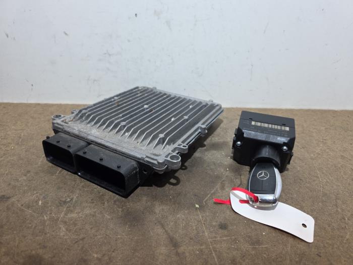Used Ignition lock + computer Mercedes S (W221) 3.0 S-350 BlueTec 24V Price € 211,75 Inclusive VAT offered by Autoparts Van De Velde