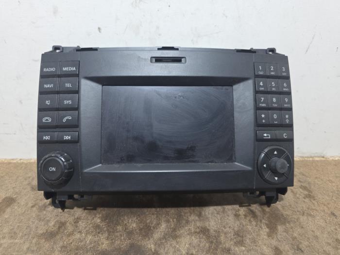 Używane Radio Mercedes Sprinter 3,5t (906.63) 311 CDI 16V Cena € 181,50 Z VAT oferowane przez Autoparts Van De Velde