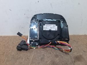 Commande ordinateur de bord d'un Mercedes-Benz S (W221) 5.5 S-550 32V 4-Matic 2010