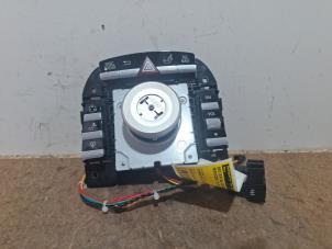 Commande ordinateur de bord d'un Mercedes-Benz S (W221) 5.5 S-550 32V 4-Matic 2010