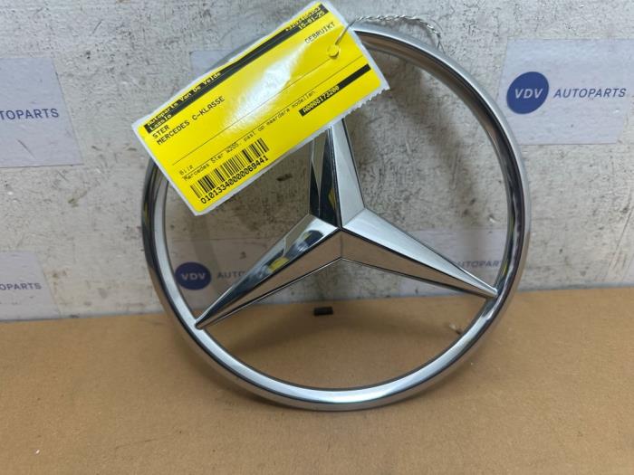 Usagé Étoile Mercedes C (W205) C-180 1.6 16V Prix € 21,18 Prix TTC proposé par Autoparts Van De Velde