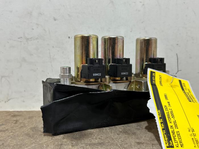 Gebrauchte Ventilblock hydraulisch Mercedes SL (R129) Preis auf Anfrage angeboten von Autoparts Van De Velde