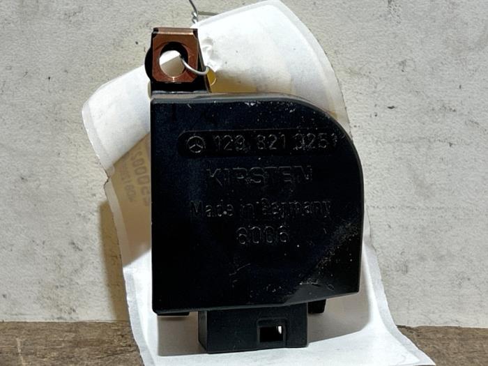 Usagé Divers Mercedes SL (R129) 2.8 SL-280 V6 24V Prix sur demande proposé par Autoparts Van De Velde