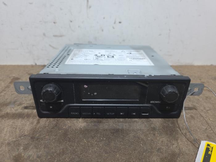 Używane Radio Mercedes Sprinter 3,5t (907.6/910.6) 314 CDI 2.1 D FWD Cena € 121,00 Z VAT oferowane przez Autoparts Van De Velde