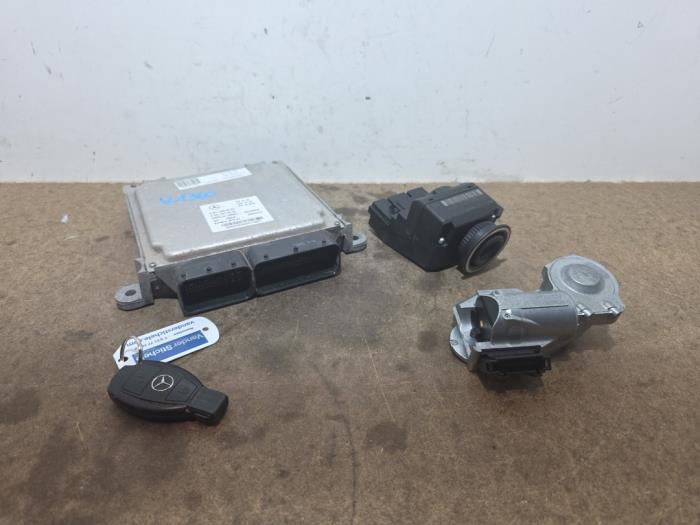 Used Ignition lock + computer Mercedes Sprinter 3,5t (906.13/906.23) 313 CDI 16V Price on request offered by Autoparts Van De Velde